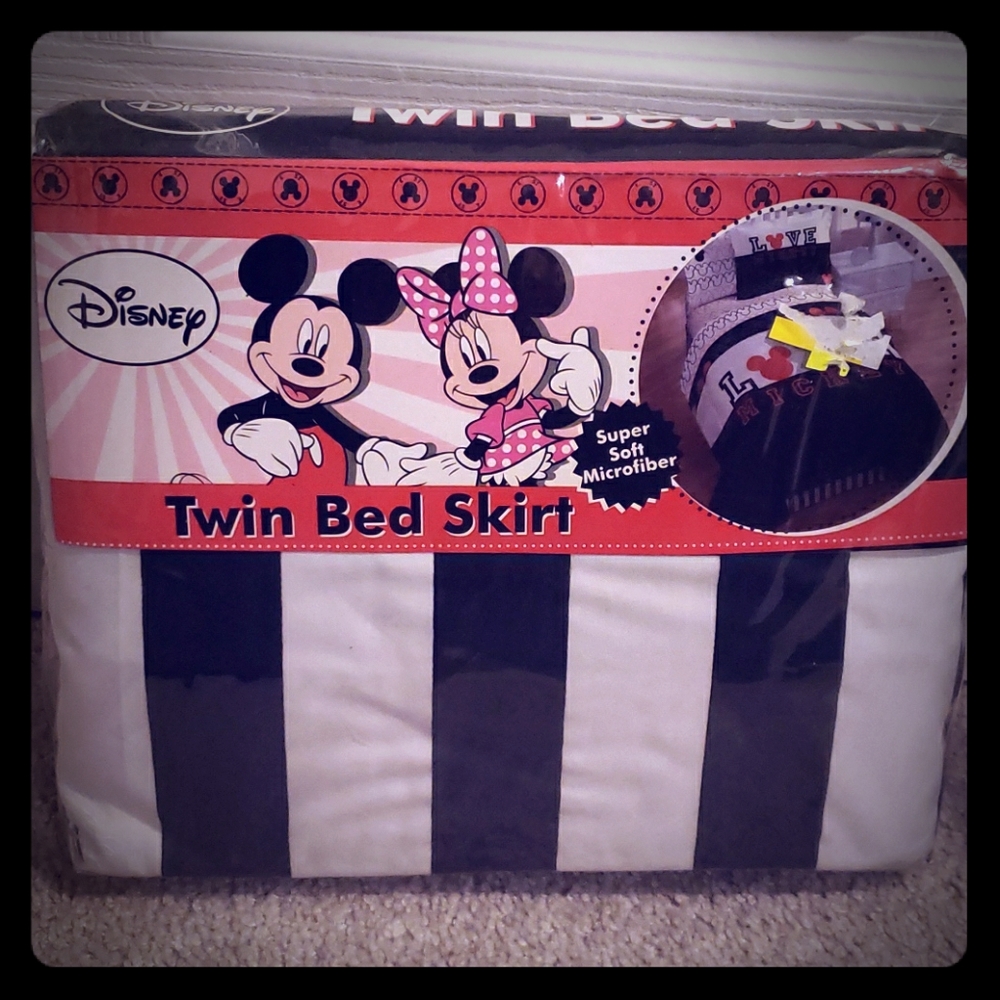 Disney Minnie Mouse Twin Bedskirt